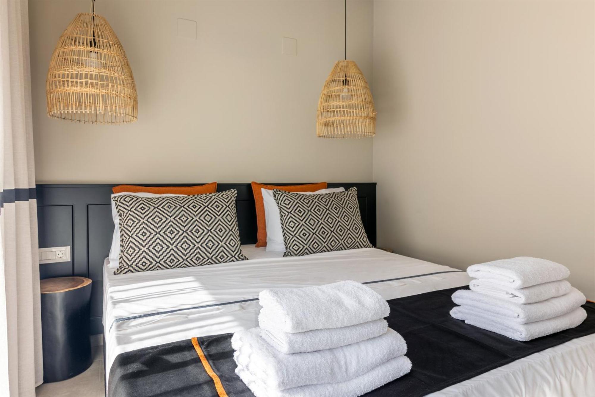 Andrews Luxury Suites Near The Airport Candia Esterno foto